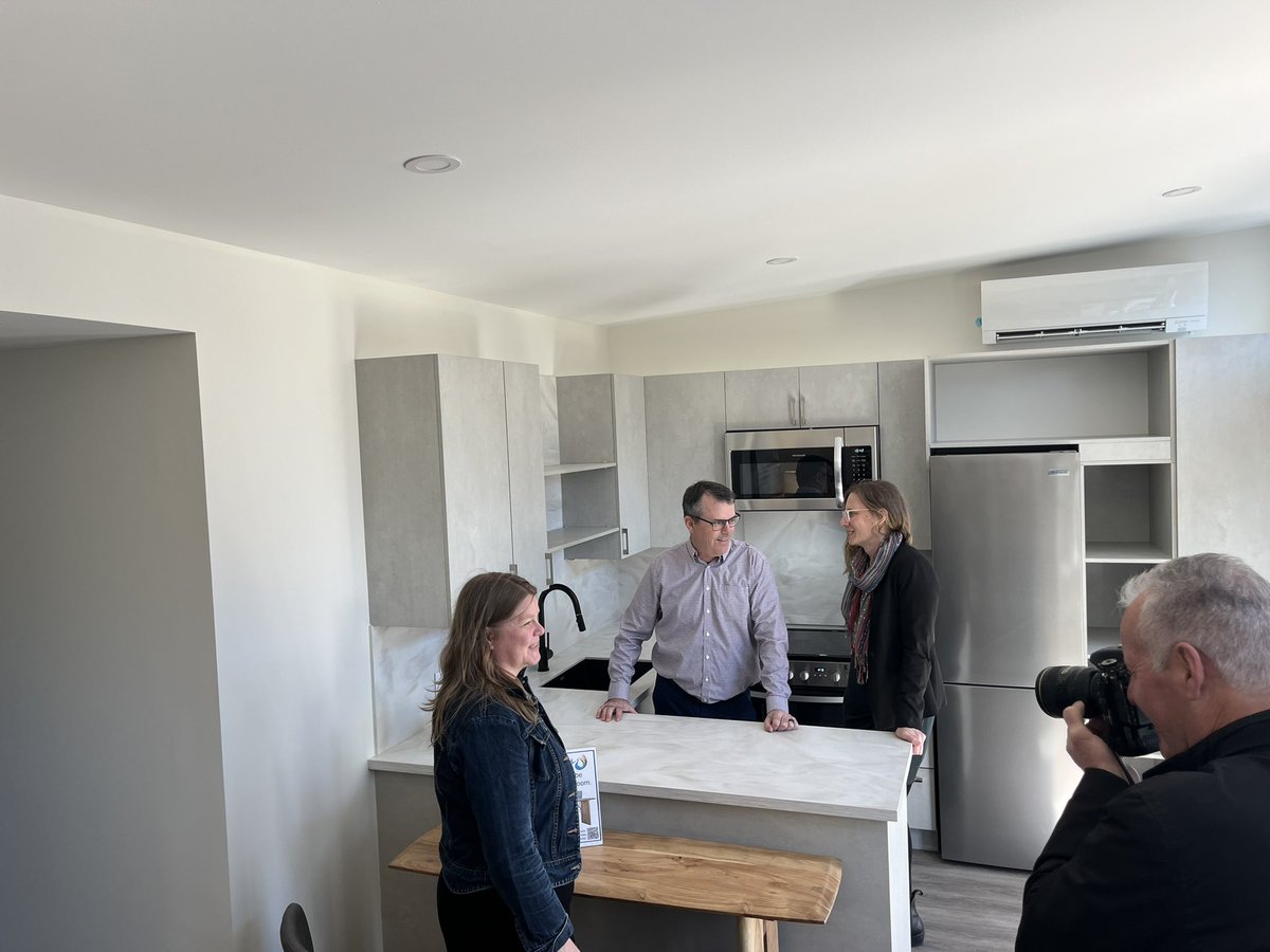 lalalalachica's tweet photo. Congratulations @cmhahkpr #PTBO #townward on your first garden home! Today’s ribbon-cutting and tour showcased a deeply affordable secondary suite-housing option, ready for a first tenant. Thanks for sharing the story, #CMHA. @alexbierk https://t.co/jFASeeJZZ1