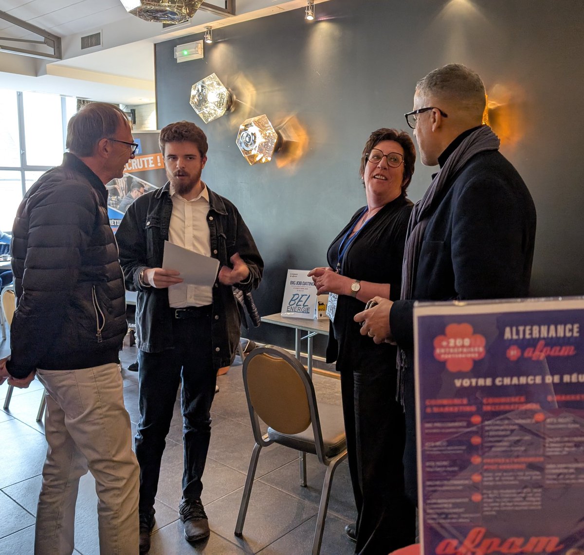 MLReims's tweet photo. @wattierphilipp1, adjoint au maire @VilledeReims et président ML était présent cet aprem. av. @rachidelgha au Big Job Dating de l' #Apfam Formation.
De nombreux jeunes pour entretiens #alternance avec 17 entreprises !
Stand Milo av. conseillers pour présentation de nos services https://t.co/P52OWj0Qlk