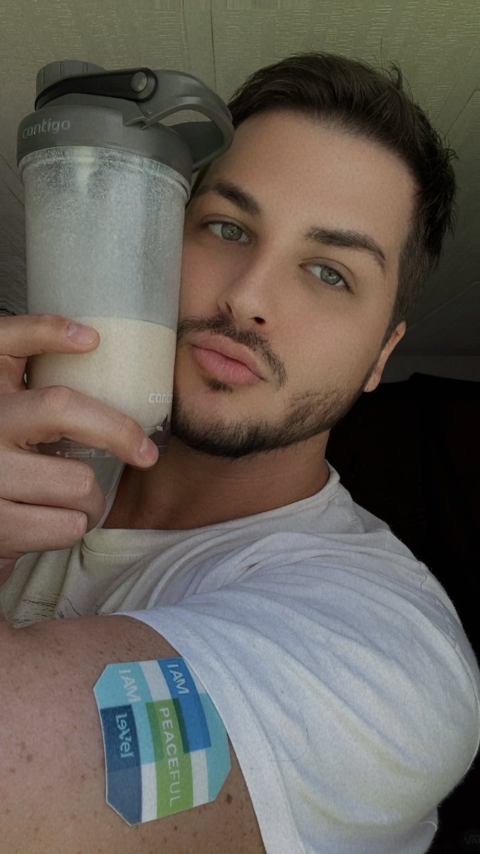 ifUSeekBilly's tweet image. Loving this combo today, my Thrive patch keeping me balanced and energized, paired with a yummy snickerdoodle shake in my Contigo shaker! 🥤 Feeling great after my walk with this setup. What’s your go-to post/pre-workout routine? #ThrivePatch #SnickerdoodleShake #FitnessVibes