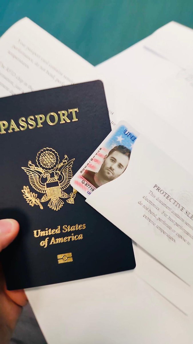 From dreams to documents—another incredible client has entered the golden doors and is now a U.S. citizen! 🇺🇸🗽