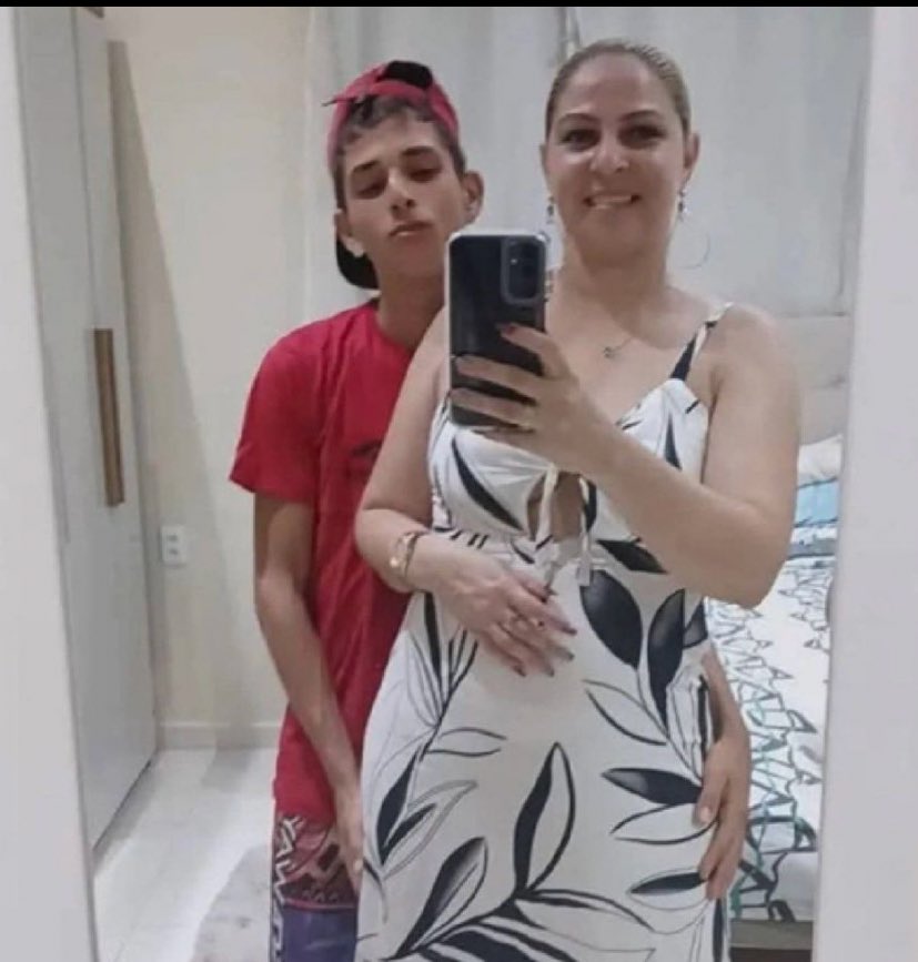 nasc29914's tweet photo. BRUTAL 😮 

COM A PRÓPRIA MÃE 🔞 👉🏼 https://t.co/QlANDDxp93 https://t.co/xle5PN3SlH
