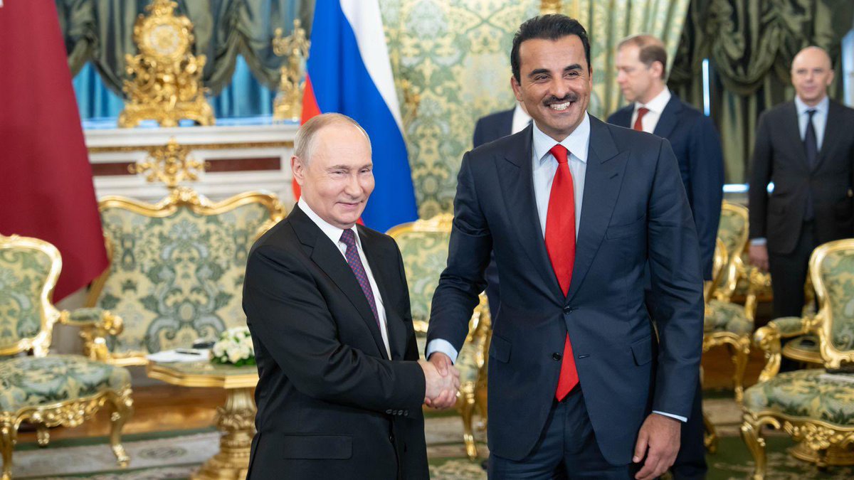 TamimBinHamad's tweet image. بحثت اليوم مع الرئيس الروسي فلاديمير بوتين، أوجه تطوير علاقاتنا التجارية والاقتصادية. روسيا شريك مهم لدولة قطر، وتجمعنا معها علاقات صداقة متميزة وتعاون بنّاء في مجالات متنوعة، ونعمل بشكل مشترك عبر حكومتينا على تنشيط الشراكة الثنائية والاستثمارات المتبادلة. تطرقنا لمستجدات الأوضاع…