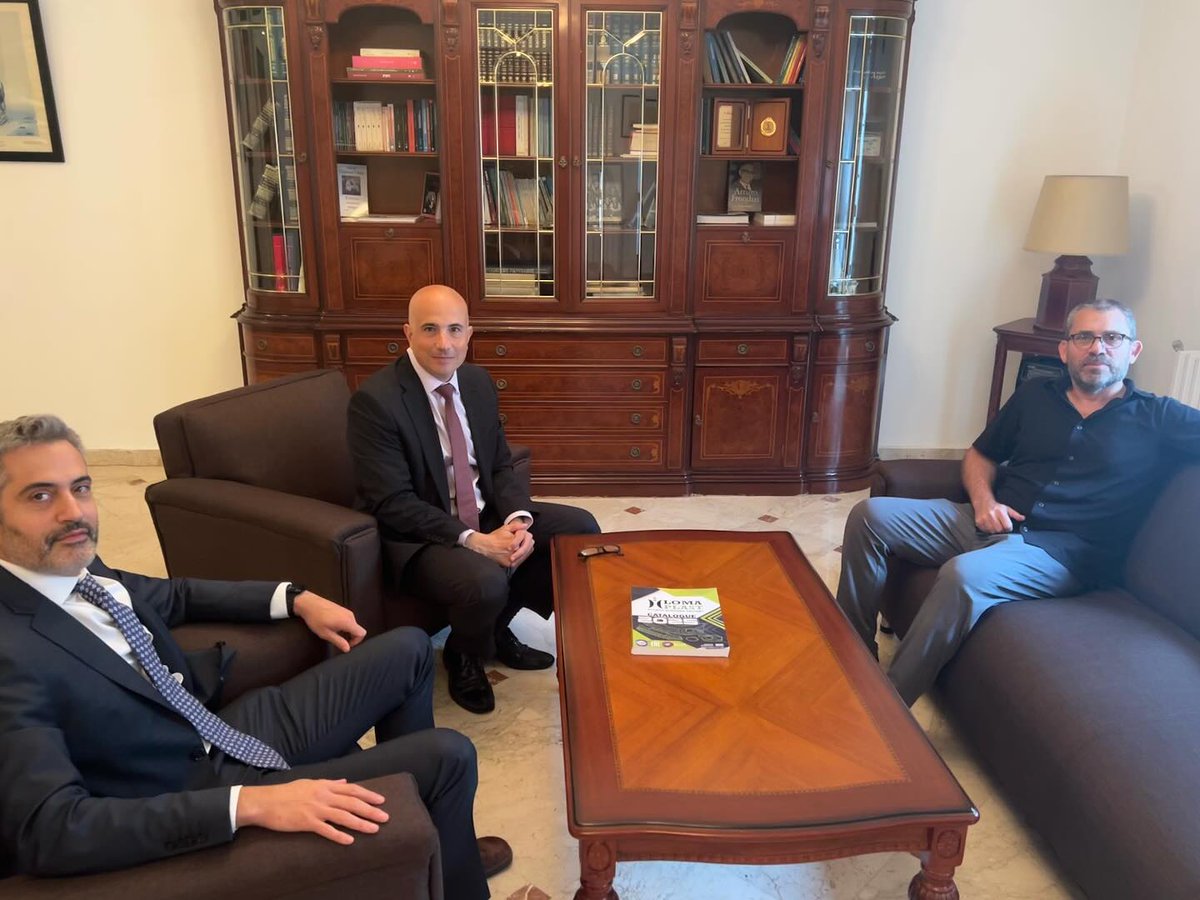 Embajada Argentina ante Argelia (@argenargelia) on Twitter photo 🇦🇷🤝🇩🇿 Apoyamos a las empresas argentinas en #Argelia
El Embajador <a href="/AtilioBerardi/">Atilio Berardi</a> recibió a Gustavo Lis de @Lomaplast, en una agenda por Argel y Orán.
🚗 El sector automotriz, clave para aumentar las exportaciones.
📌 Próximamente: ferias, misiones comerciales y seminarios. 🇦🇷🤝🇩🇿 Apoyamos a las empresas argentinas en #Argelia
El Embajador <a href="/AtilioBerardi/">Atilio Berardi</a> recibió a Gustavo Lis de @Lomaplast, en una agenda por Argel y Orán.
🚗 El sector automotriz, clave para aumentar las exportaciones.
📌 Próximamente: ferias, misiones comerciales y seminarios.