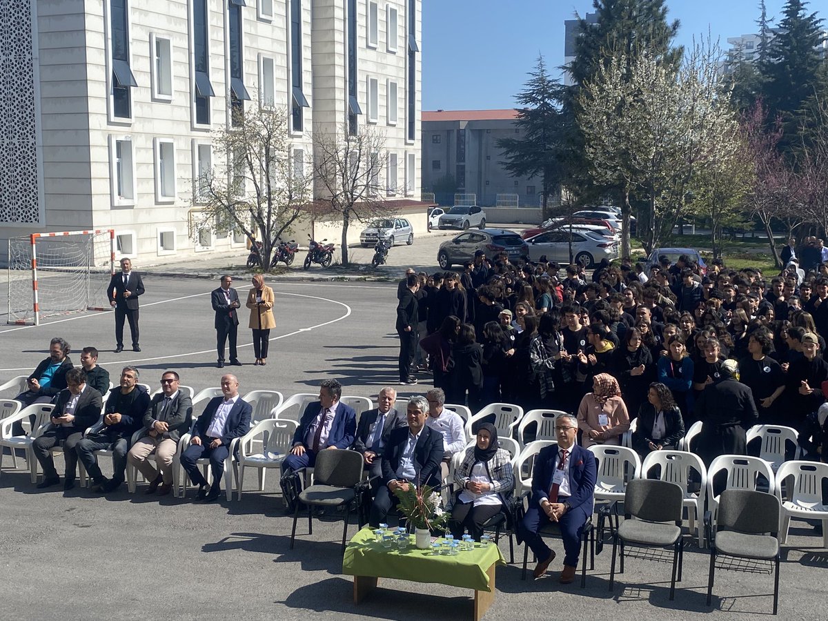 IspartaTEAL's tweet photo. Okulumuzda TÜBİTAK 4006 Bilim Fuarı’nın açılışını gerçekleştirdik.Şube müdürlerimiz Gönül ŞAHİN ve Ali ASLAN, Defterdarımız Mustafa ERDEM, Kurum Müdürlerimiz ve Üniversiteden Öğretim Üyelerimizin katılımları bizleri onurlandırdı. Emeği geçen herkese teşekkür ederiz.
@ispartamem https://t.co/eyURqLEJNk
