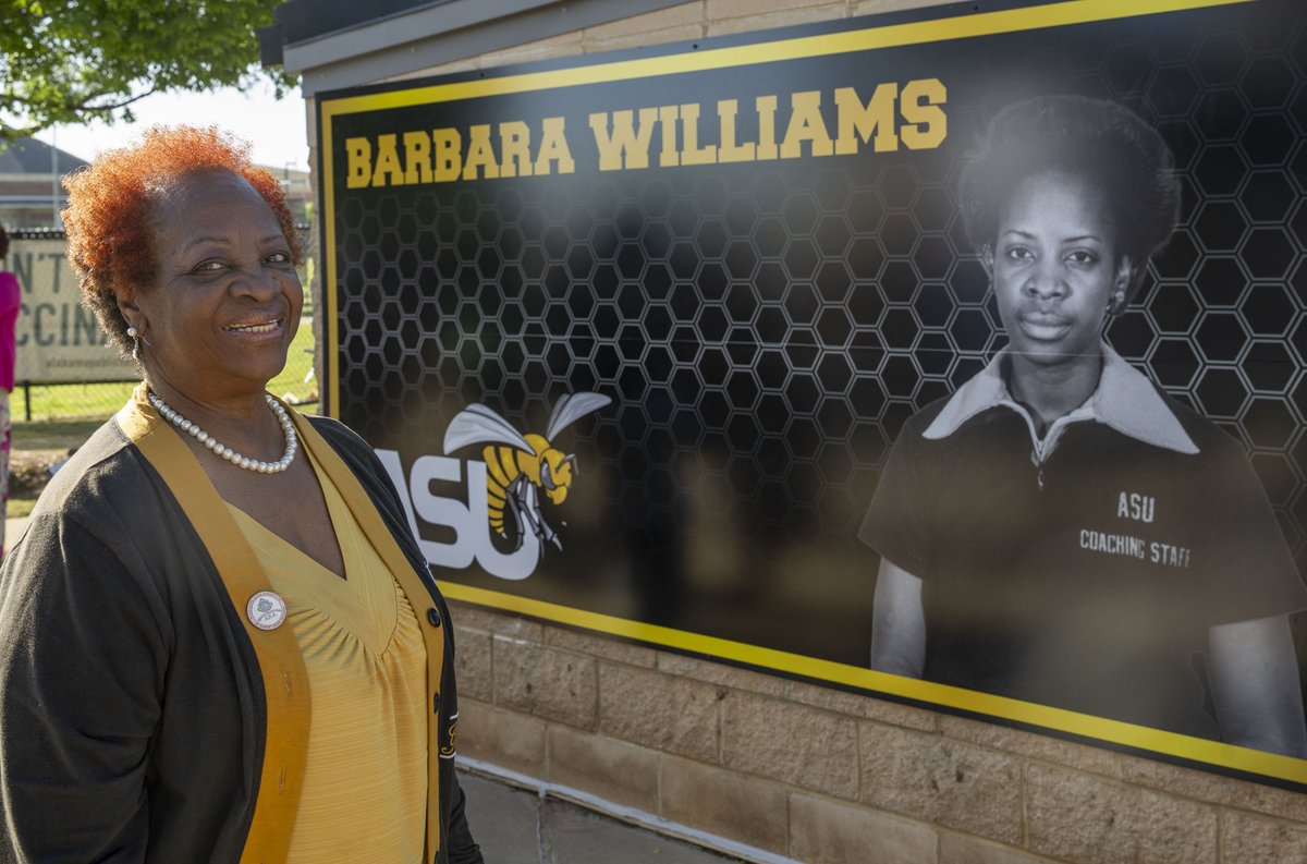 Alabama State University (@bamastate1867) on Twitter photo 𝐂𝐞𝐥𝐞𝐛𝐫𝐚𝐭𝐢𝐧𝐠 𝐚 𝐋𝐢𝐯𝐢𝐧𝐠 𝐋𝐞𝐠𝐞𝐧𝐝: This week, ASU proudly unveiled a mural honoring Barbara Williams at our softball complex named after her.
Williams attended ASU from 1968 to 1972 and later became the first coordinator of women’s athletics. <a href="/BamaStateSports/">Bama State Athletics</a> 𝐂𝐞𝐥𝐞𝐛𝐫𝐚𝐭𝐢𝐧𝐠 𝐚 𝐋𝐢𝐯𝐢𝐧𝐠 𝐋𝐞𝐠𝐞𝐧𝐝: This week, ASU proudly unveiled a mural honoring Barbara Williams at our softball complex named after her.
Williams attended ASU from 1968 to 1972 and later became the first coordinator of women’s athletics. <a href="/BamaStateSports/">Bama State Athletics</a>