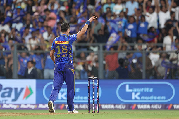 Kiwiscricketfan's tweet photo. Mumbai Indians needed 163 to win

Trent Boult another good bowling in death overs finished with match figure 4-0-29-1.

#IPL2025 #MIvSRH https://t.co/3Ktk44orms