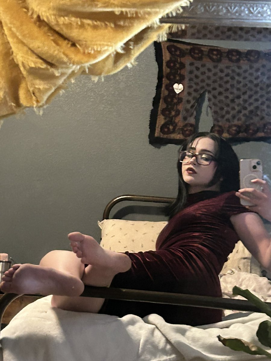 You belong at my feet, now bark 😋💸💕

findom finsub femdom goddess human atm wallet drain wallet slave whalesub feetpics footboy goon beta simp