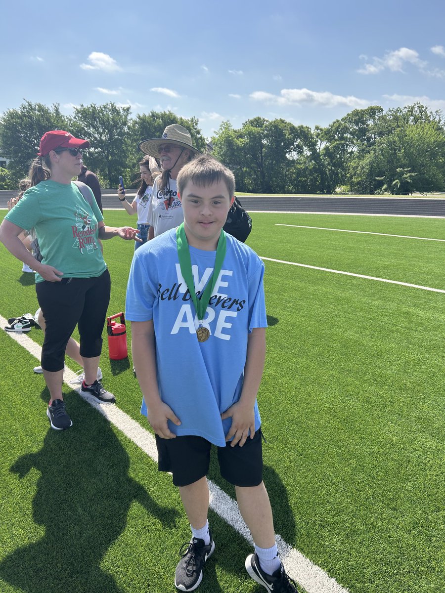 Anthony DeShaun 2nd and Ayedan Ruvalcaba 1st in the 100 meter dash
