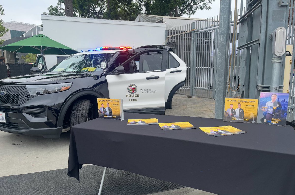 LAPDOutreach's tweet image. Over the weekend, we were hanging out with the community and @YMCALA for their Annual “A Day of Play for LA” event.   Thank you to all who were involved in the planning and production of the event, and to those in our communities who attended.   We had a great time!  #LAPD