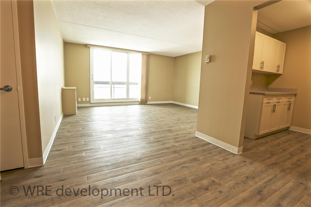 WREDevLtd's tweet photo. Towers of Polo Park are turning heads. The renovated apartments at 666 St. James St. are what dreams are made of. Generous in size, the 1- and 2-bedroom suites are a must-see. Call the rental office at 204-786-3376. 
https://t.co/uIiFKW5fty https://t.co/E6a7iepslQ