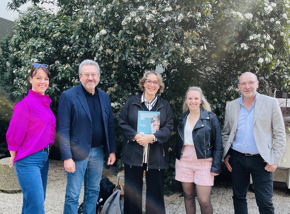 📍 EDEC : c’est lancé !
Engagement de Développement de l'Emploi et des Compétences. 
✨ Un chouette projet porté par OPCO des Entreprises de Proximité dans lequel Transitions Pro Grand Est contribue.