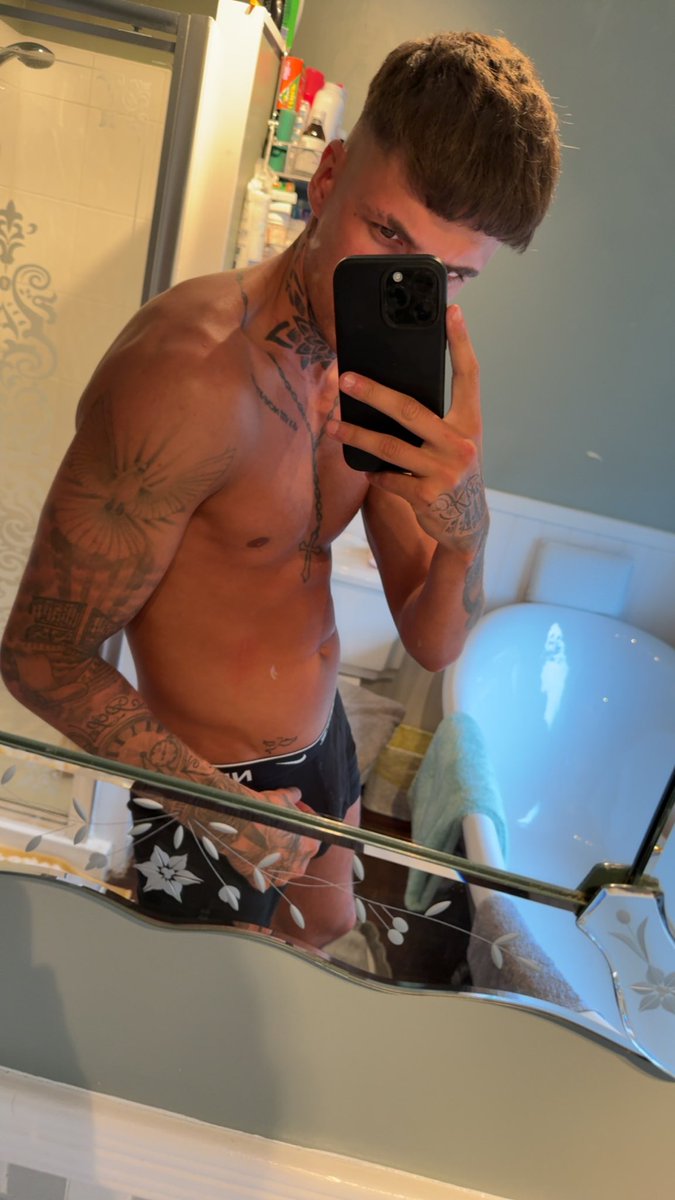 ✵ LR ✵ tweet media