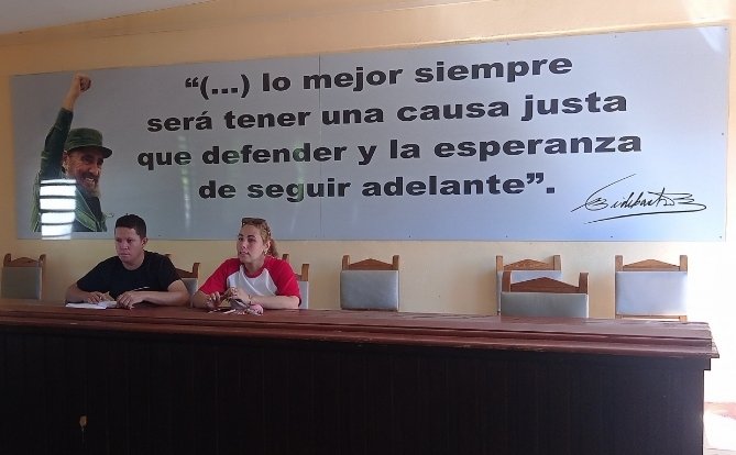 liusdanis's tweet photo. En la mañana de hoy compartimos con los secretarios generales de la zona 2 del municipio Pedro Betancourt, con quiénes reflexionamos sobre funcionamiento orgánico, el crecimiento de jóvenes trabajadores a la UJC y al Partido #SiempreJoven https://t.co/71deGxML6i