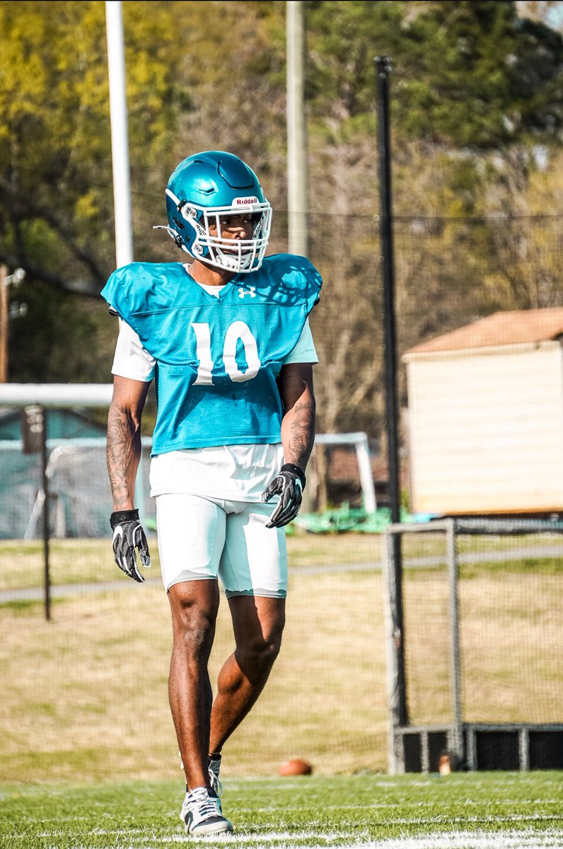 Malik Giles🌴 tweet media