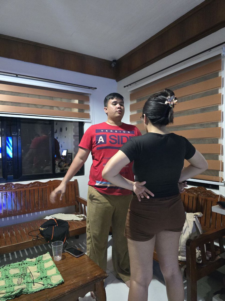 Rntglsc's tweet photo. Gagi ang saya pala ng may taong nakakasabay sa kalokohan mo noh? 

Tapos na legal ka pa sa family niya 
(sorry palagi kasi akong tinatago(?)) https://t.co/kI81dYjpS6