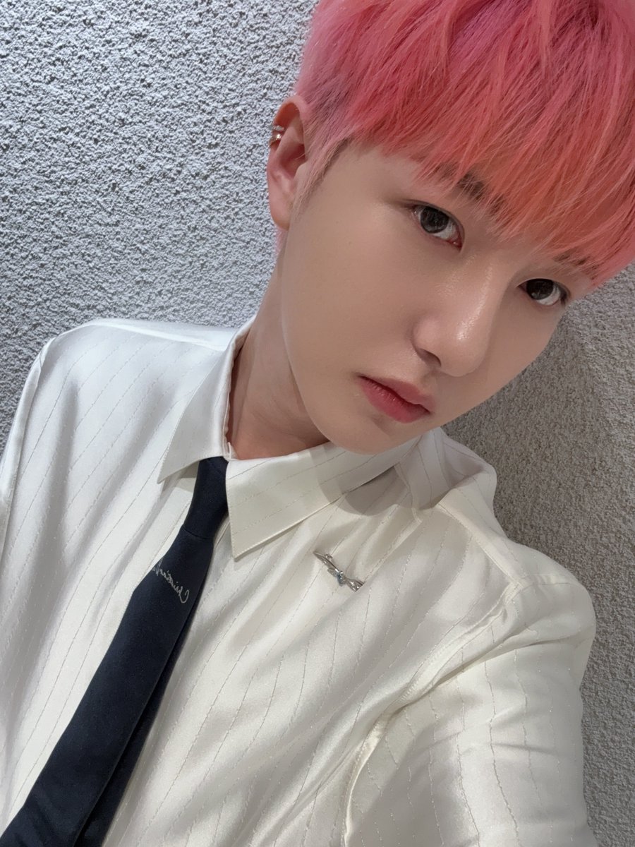 250417 renjun bbl

“🌸”