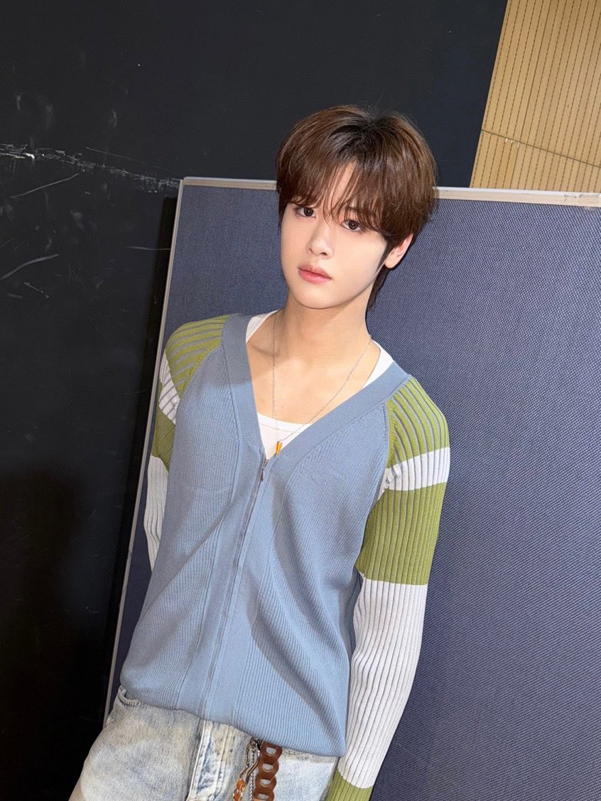 mystarmjx's tweet photo. #jingxiang weverse update! 🐧 https://t.co/IdrBk0cq90