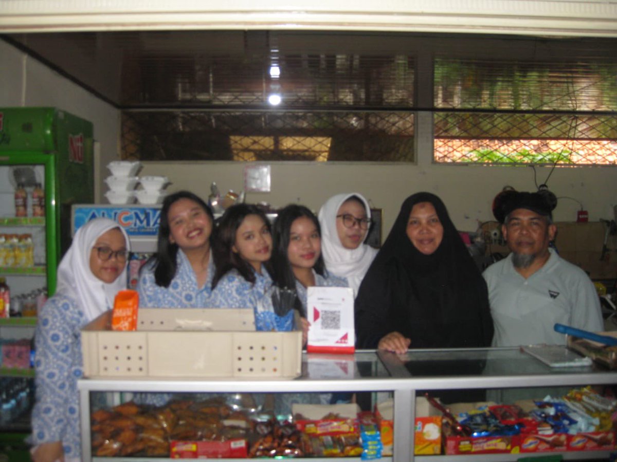 RainbowPoosey's tweet photo. 🎞️ HIGH SCHOOL MEMORIES 🎞️
#HIGHSCHOOLWITH_RAINBOWPOOSEY #MEMORAIN #RAINBOWPOOSEY #NOURA #ALMA #NAYLA #SALWA #ZELDA #PULGU https://t.co/8GByEGgvkx