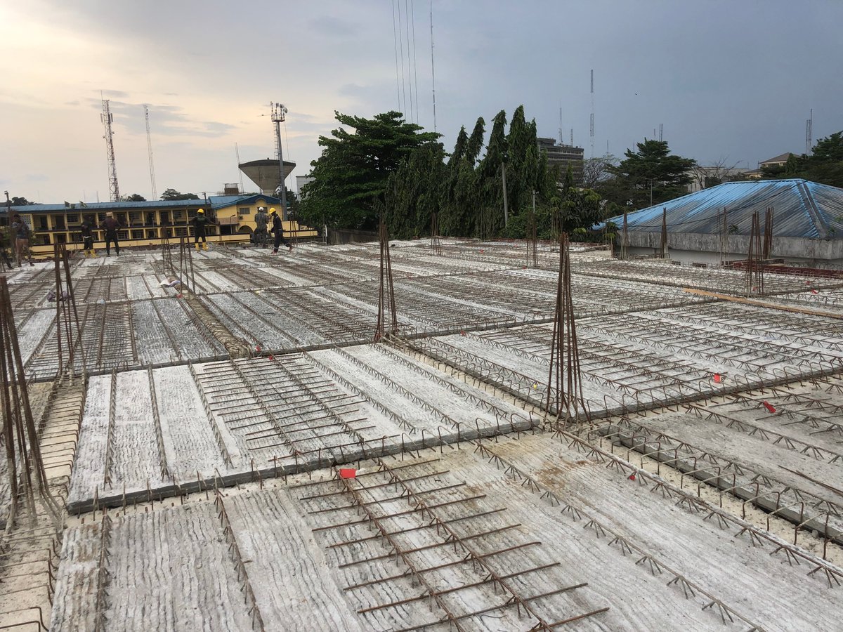 Engr_SamBlessed's tweet photo. installation of filigran precast slab https://t.co/oLjrJXjlcx