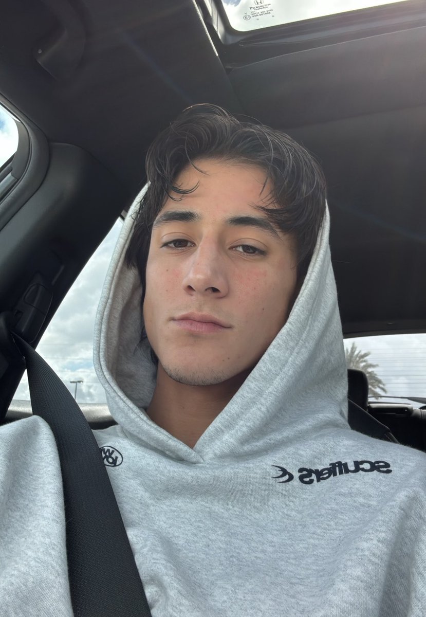 bkthorn_'s tweet image. Bom dia