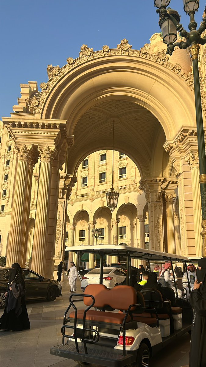 Rare6699's tweet photo. تشرفت بزيارتي لمعرض التعليم 2025في فندق الريتز كارلتون كان معرض جميل ومتكامل وكان حضوري الاهم للورشة المقامة (الوقاية النفسية في بيئة التعلم الرقمي ) كانت رائعة وهي تخدم شريحة المعلمين والموجهين واولياء الامور 
لاستيفائها جميع الجوانب في المخاطر النفسية في بيئة التعلم https://t.co/53xJSPfvDH