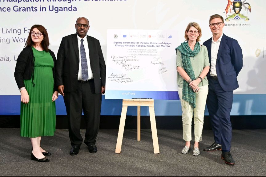 IrlEmbUganda's tweet photo. Ireland is proud to champion #LocallyLedAdaptation  ensuring that communities in Uganda lead the resilience journey. From cookstoves in Nwoya to irrigation in Kasese, #LoCAL is turning climate finance into local impact partnering with @DKinUganda @BelgiumInUganda @EUinUG @UNCDF https://t.co/RgqTApQQbI