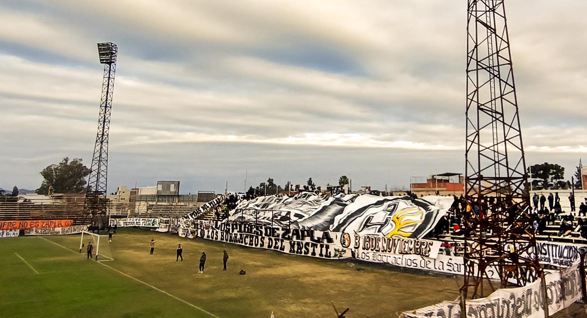 groundspotters's tweet photo. 🏟️ Estadio Emilio Fabrizzi
🛡️ @AH_Zapla
📍 Palpalá, Provincia de Jujuy
🇦🇷 Argentina
https://t.co/GirGAgdR8C
#altoshornoszapla #zapla #palpala #merengue #vamosmerengue #copajujuy #copajujuyenergíaviva #hopping #groundhopping #groundhopper #fussball #ground #football #stadion https://t.co/DgSoBEahGf