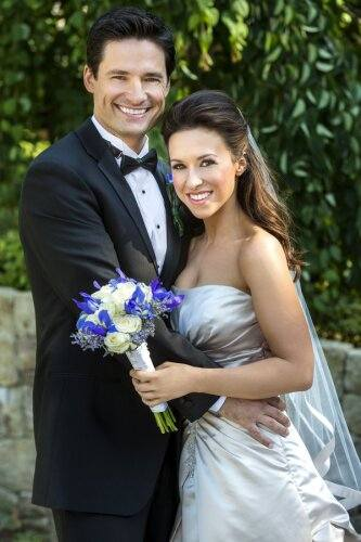RomComReview1's tweet photo. #TheColorOfRain is a fan-favorite that plays today 4/17 at 4pm Eastern on #HallmarkChannel.  It's based on the real-life story of Gina &amp; Michael Spehn.

Buy the DVD here:  https://t.co/m3eaaVzD49

Buy the book written by the Spehns here:  https://t.co/Nd5yybihF3 https://t.co/0lTEWPxrq4