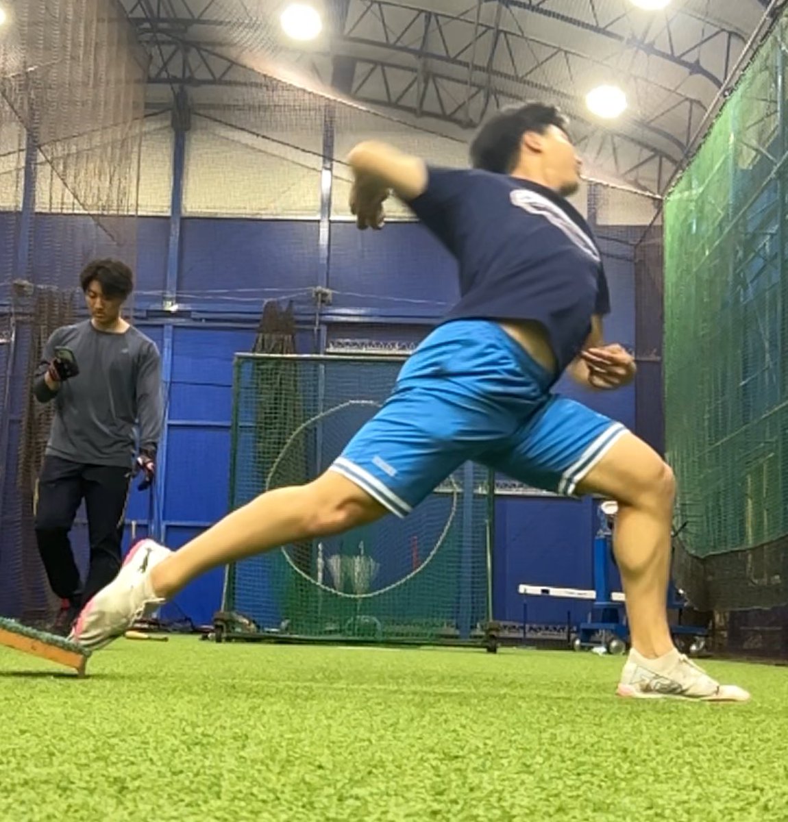 keio_veloboy's tweet photo. ここのフェーズで

バッターから見て、頭の後ろに
ボールが隠れるようになってから
急に被打率が下がった

肘の負担も減った

(完全体験談) https://t.co/HT4v4LMZ1h