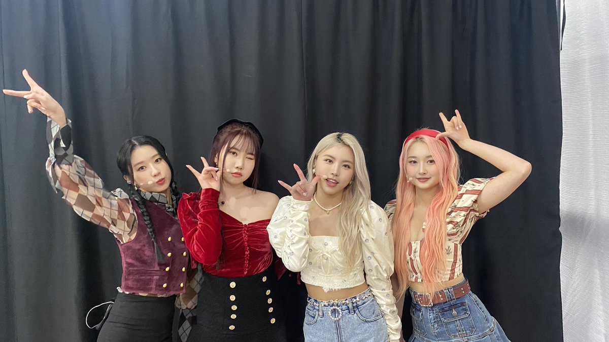 the forgotten history of rocking doll:
the “benched” girl group

- a 🧵

WHERE IS ROCKING DOLL
#WHEREISROCKINGDOLL
<a href="/srpent20/">SRP Entertainment</a> <a href="/Rockingdoll_/">Rocking doll</a>