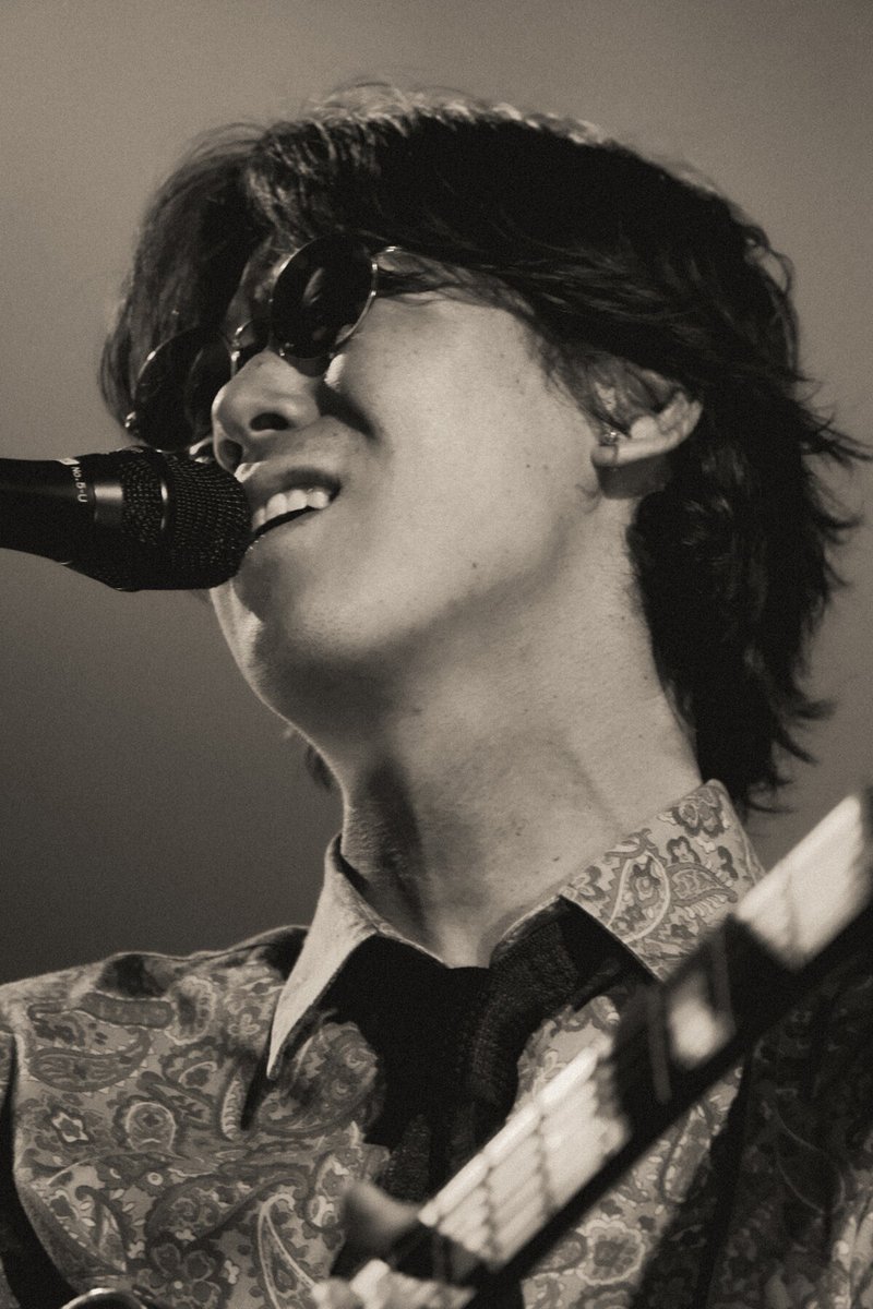 natalie_mu's tweet photo. 【ライブレポート】小袋成彬「雑踏の中で自分の音を奏でて」、深夜のLIQUIDROOMで届けたソウルとメッセージ（写真30枚）
https://t.co/wygLOJMRiV

#小袋成彬 #NariakiObukuro #MelodiesInternational #Zatto https://t.co/Ruuk2hdzJR