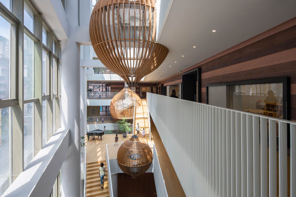 Archello's tweet image. HIBINOSEKKEI’s (@youji_no_shiro) Cheer Kindergarten reimagines a compact urban site through spatial reuse and natural materials. 
buff.ly/7HkGoqx

#BambooArchitecture #AdaptiveReuse #NaturalPlaySpaces