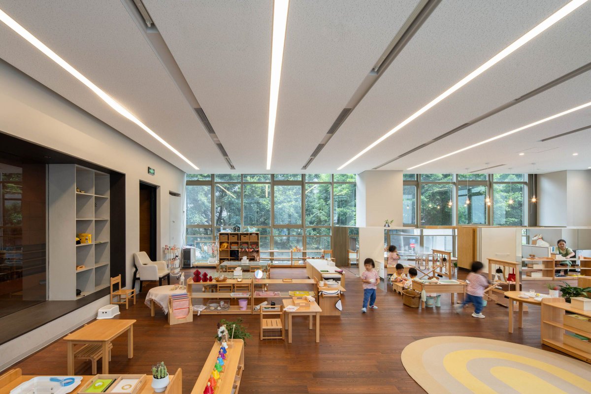 Archello's tweet image. HIBINOSEKKEI’s (@youji_no_shiro) Cheer Kindergarten reimagines a compact urban site through spatial reuse and natural materials. 
buff.ly/7HkGoqx

#BambooArchitecture #AdaptiveReuse #NaturalPlaySpaces