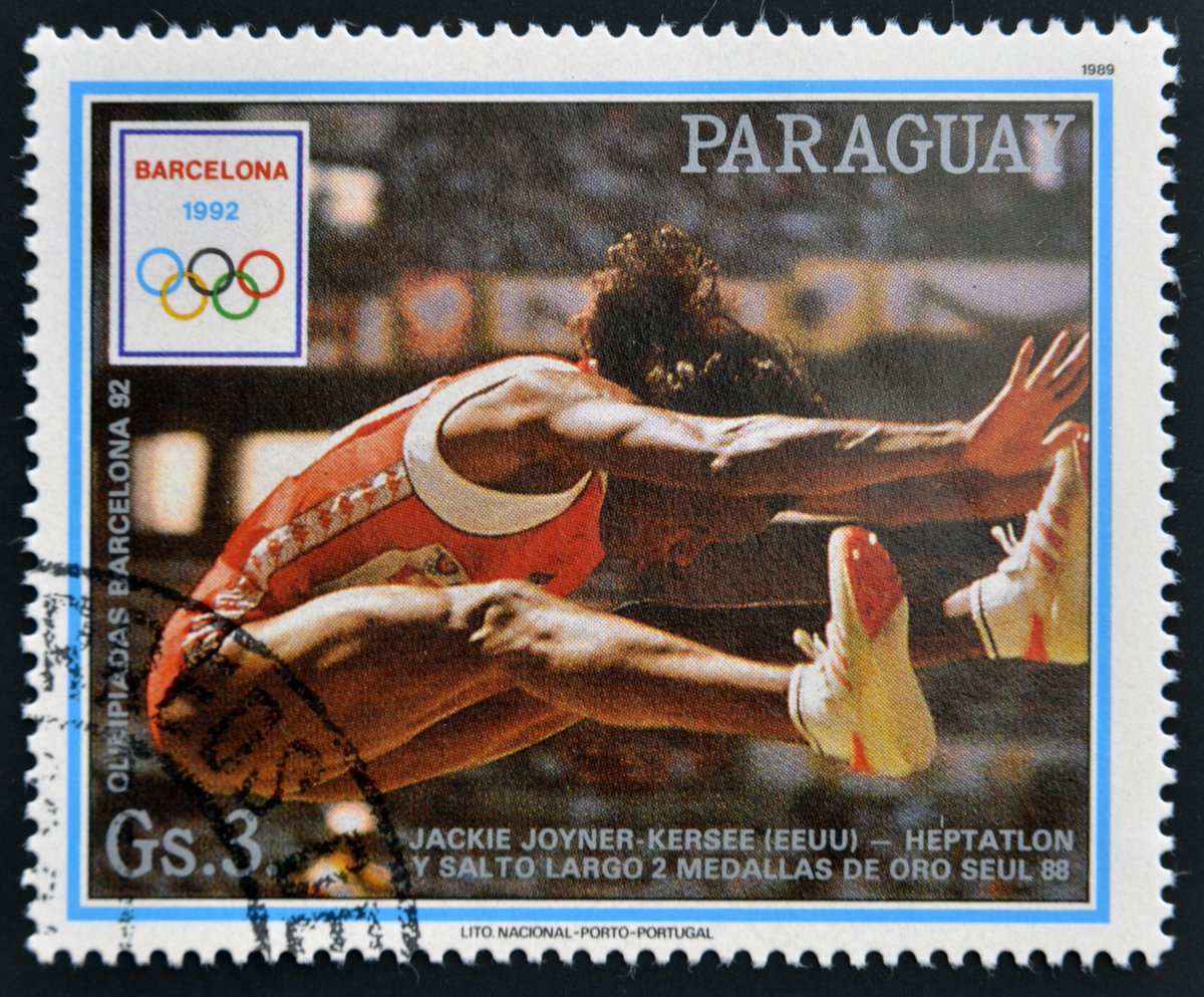 bellamediaco's tweet image. Fearless Firsts: Jackie Joyner-Kersee. Six Olympic medals. A heptathlon world record. A legacy that changed the game forever. 👑 #FearlessFirsts #JackieJoynerKersee #TrackQueen #OlympicLegend #WomensHistory