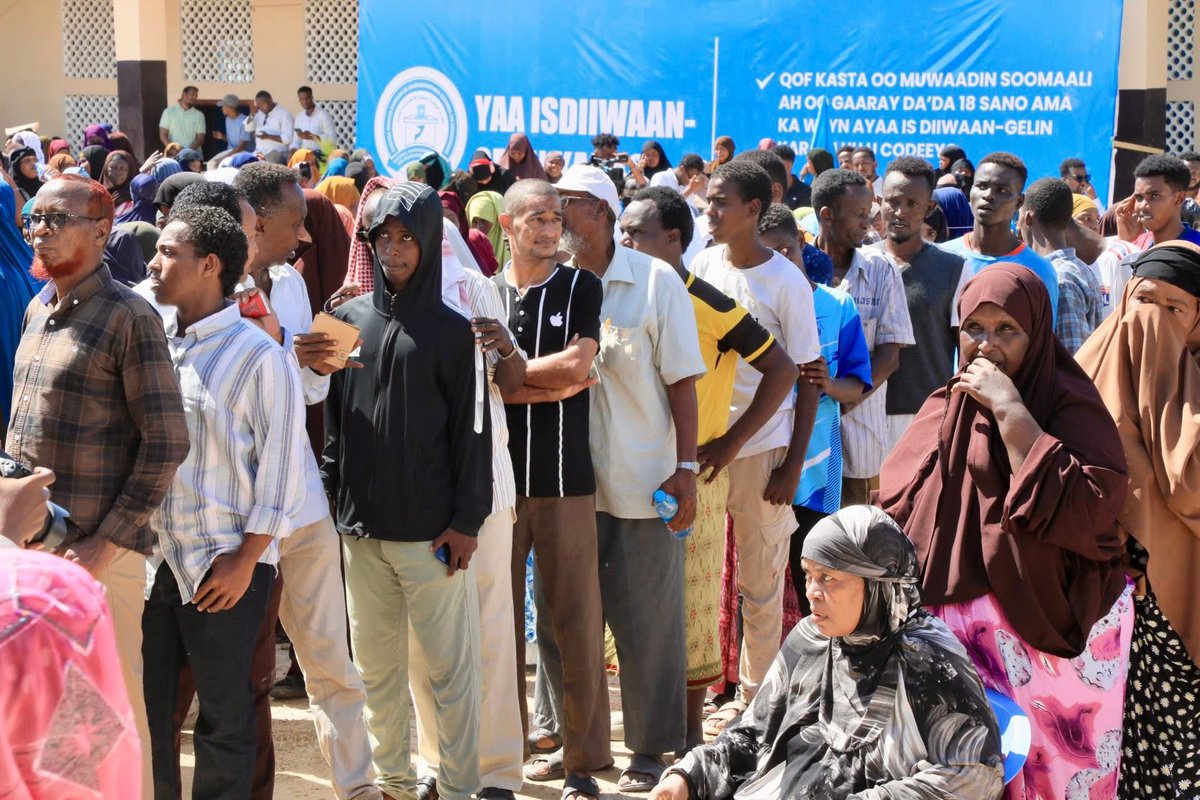 AbdullahiWiish's tweet photo. In recent days, Somalia has entered a period of political change, particularly in the Banaadir region, where the registration process for the local council elections has begun. For the residents of the capital, this is seen as a significant and historic day https://t.co/QLD3wrooLI