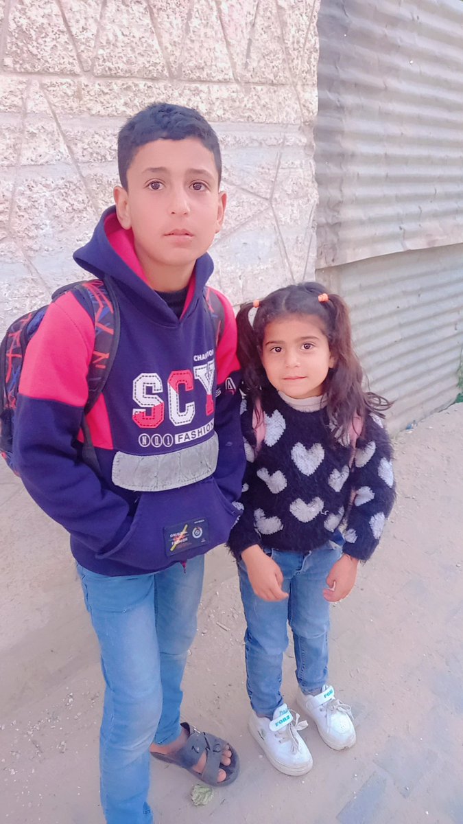 ekramalgbour's tweet photo. My children learn the meaning of survival before childhood 
Help me protect the rest of their life 
Help me publish the link a word from you means a lot
https://t.co/JWckxw5ehf https://t.co/5giY7HGZfh