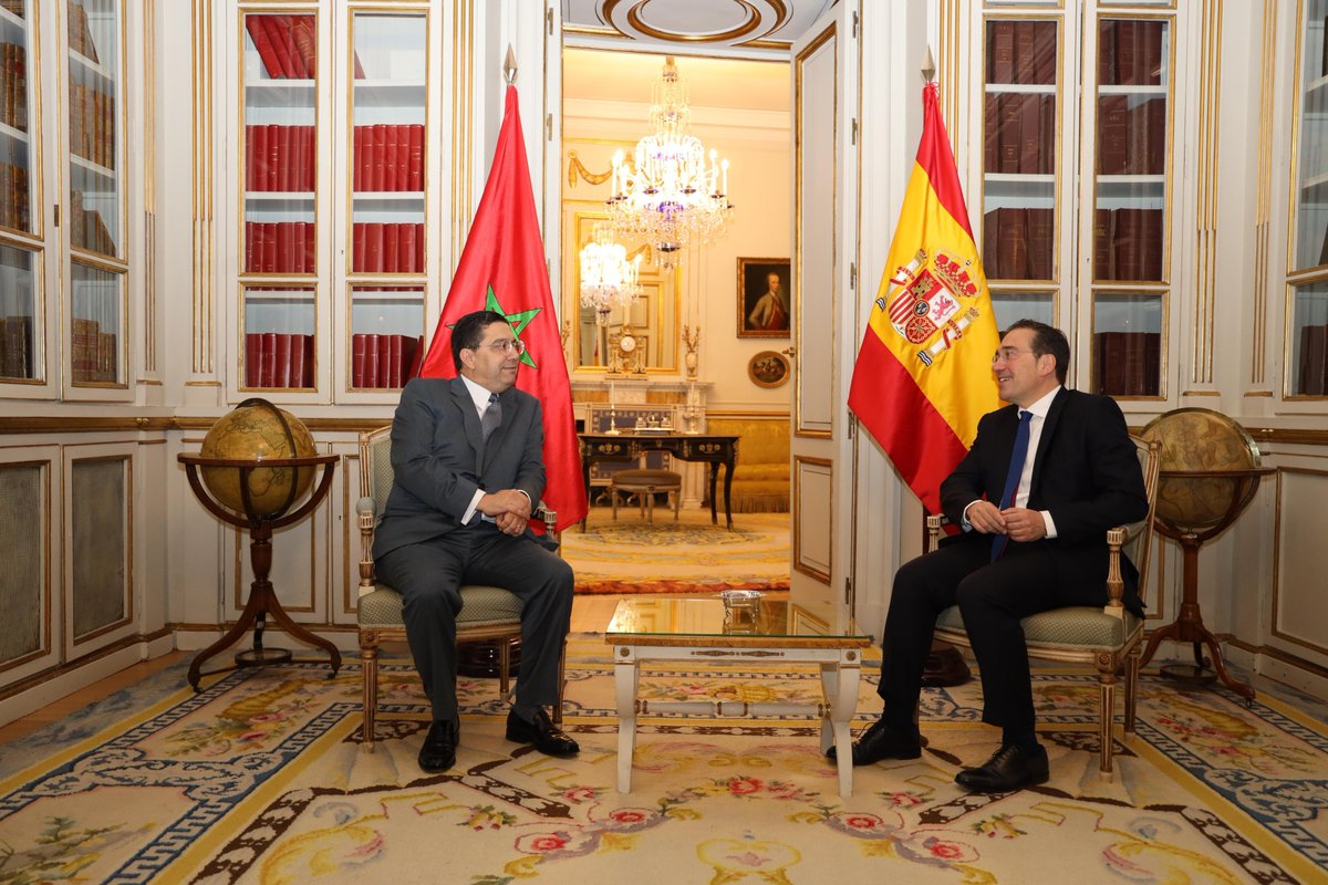 M. Nasser Bourita s'est entretenu ce jour à Madrid avec son homologue espagnol, M. <a href="/jmalbares/">José Manuel Albares</a> qui a indiqué que l'Espagne réaffirme que l'initiative d'autonomie est "la base la plus sérieuse, réaliste et crédible pour la résolution du différend" régional autour du Sahara marocain