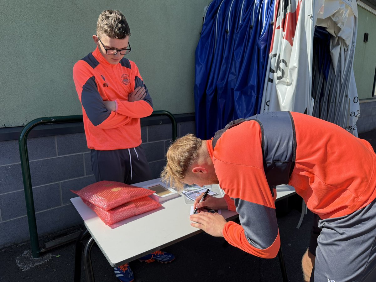🏟️ On Monday, our volunteers &amp; junior players are running mini stalls to raise money for our charity, the Hoops Foundation.

📸 Alex, a budding photographer, has printed &amp; framed his best shots and our players have signed them, to help raise money.

🖼️ Great work, Alex! 💙

#OCFC