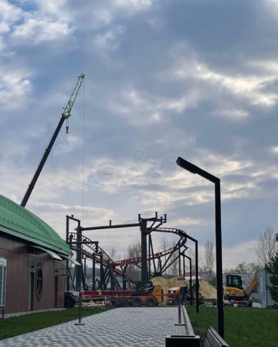 VHCoasters's tweet image. Construction of the new Zamperla Twister Coaster is underway at Kaleidoscope Park in Belgorod, Russia.

The ride is a clone of 2023&apos;s Wild Mouse at Cedar Point.