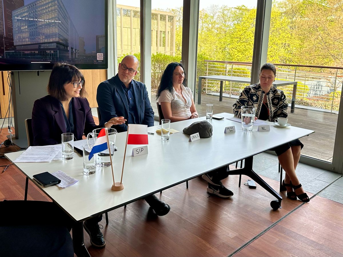 UNHCR Polska (@unhcrpoland) on Twitter photo "Legal services may make the difference between life and death for refugees and asylum seekers"
Compelling briefing by top Polish legal org on legal aid, hosted by the <a href="/NLinPoland/">NL Embassy in Poland</a> 🇳🇱
As ever, we work closely with our diplomatic allies and we mobilize support for NGOs 🤝 "Legal services may make the difference between life and death for refugees and asylum seekers"
Compelling briefing by top Polish legal org on legal aid, hosted by the <a href="/NLinPoland/">NL Embassy in Poland</a> 🇳🇱
As ever, we work closely with our diplomatic allies and we mobilize support for NGOs 🤝