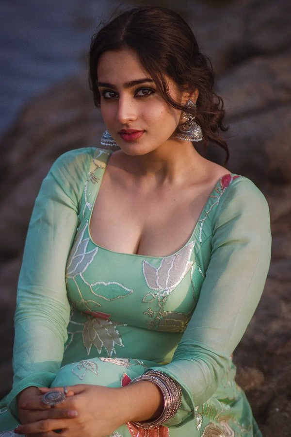 GovIHl4bsAAUObT?format=jpg&name=900x900