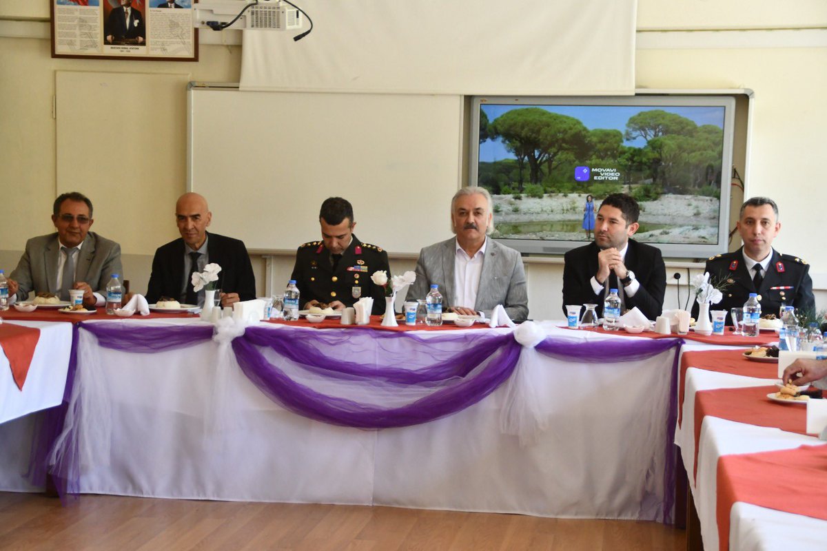 Kaymakamımız Sayın <a href="/_AliAkca_/">Ali Akça</a> ,

📍Söke Ticaret Borsası Suat Orhon Turizm Mesleki ve Teknik Anadolu Lisesi tarafından hazırlanan 

"Turizm Haftası" kutlama etkinliğine katıldılar.