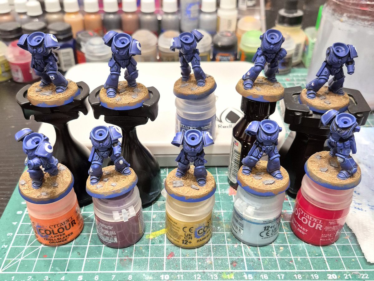Was rushing through a 10 man squad, but that was taking the fun out of it. Decided to slow down, even if it means not having them finished for #armiesonparade. Endless edge highlighting continues, but almost 1/2 way through the blue!  #warhammercommunity #PaintingWarhammer #40k