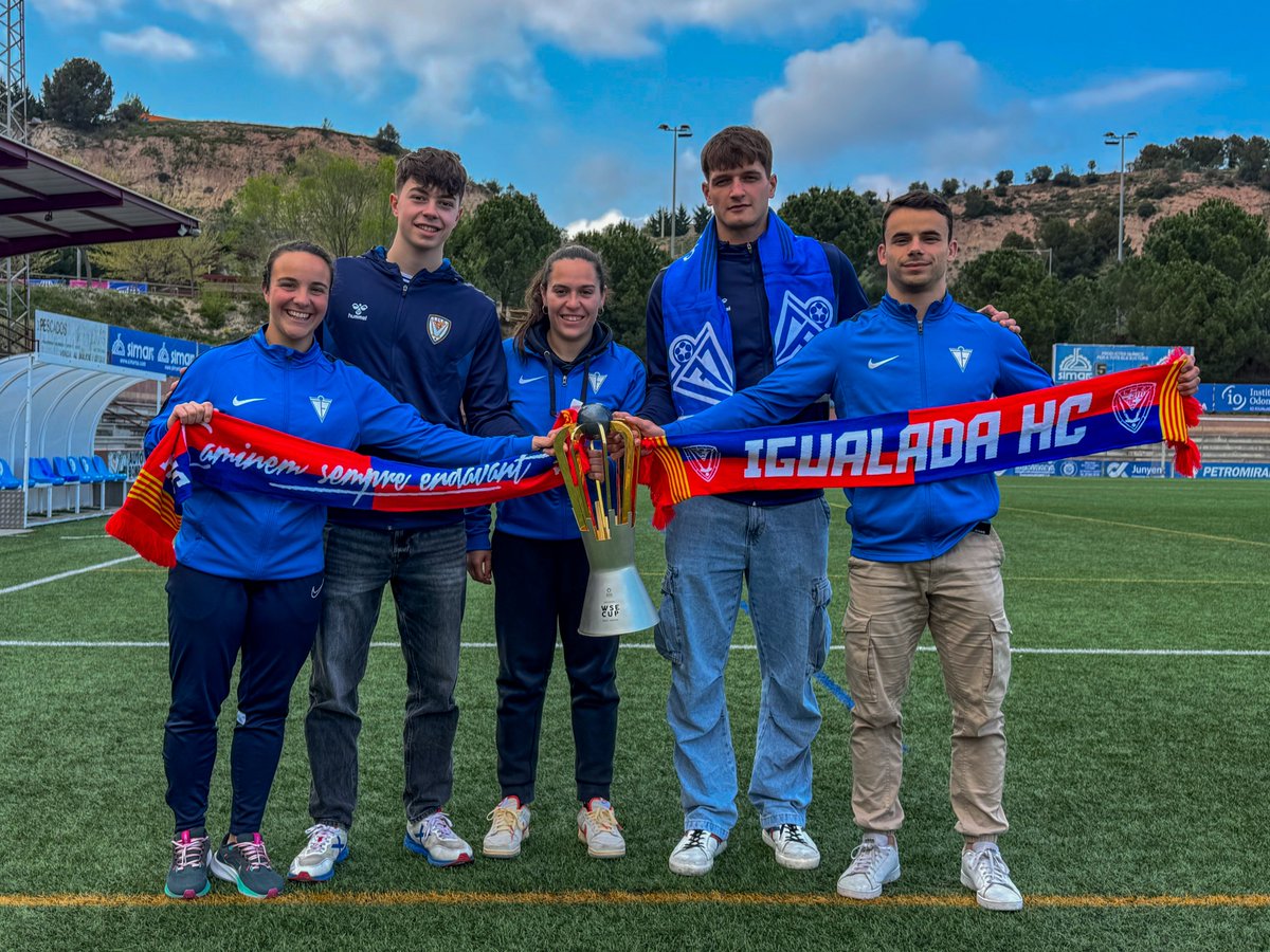 IgualadaHC's tweet photo. 🏆LA CIUTAT DELS CAMPIONS🏆
Us vam prometre que tornaríem amb la copa, i hem complert! I això també és vostre, perquè aquí va jugar una ciutat, i aquí ha guanyat una ciutat!
SOM-HI IGUALADA! CAMINEM SEMPRE ENDAVANT!💙❤
#b2b #WSEC #somhigualada #caminemsemprendavant https://t.co/DAI0FT8zlN