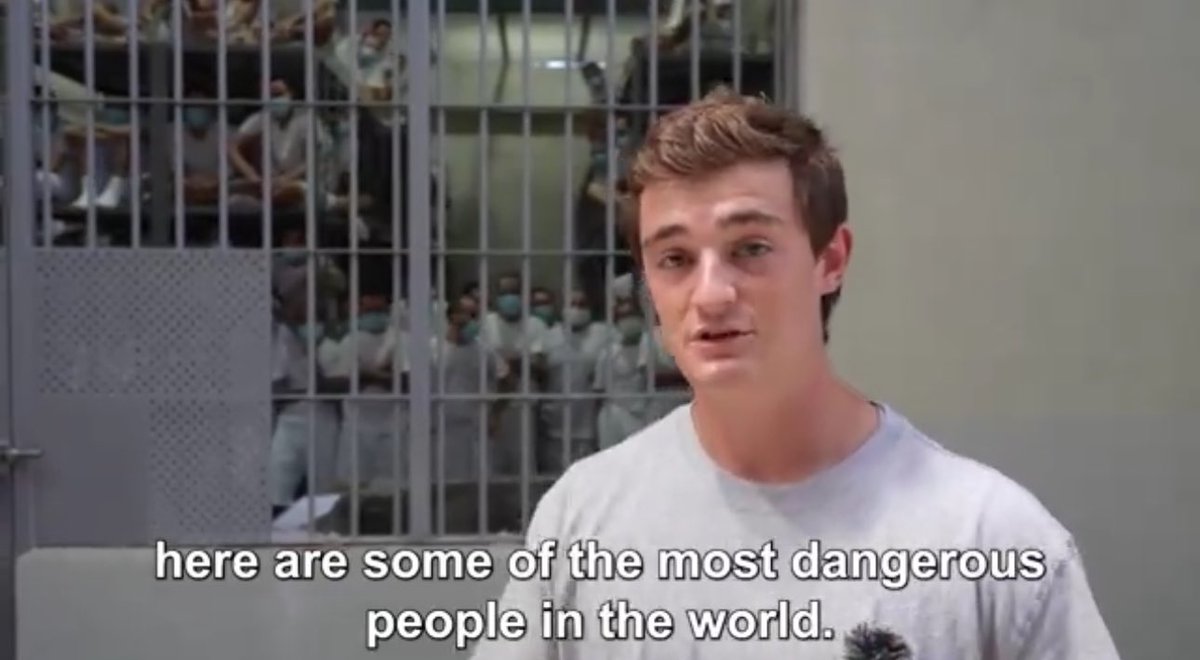 SawyerHackett's tweet image. El Salvador didn’t allow a U.S. Senator to see inside their mega prison that’s wrongfully housing one of his state’s residents.
But they allow lots of influencers to film propaganda videos.