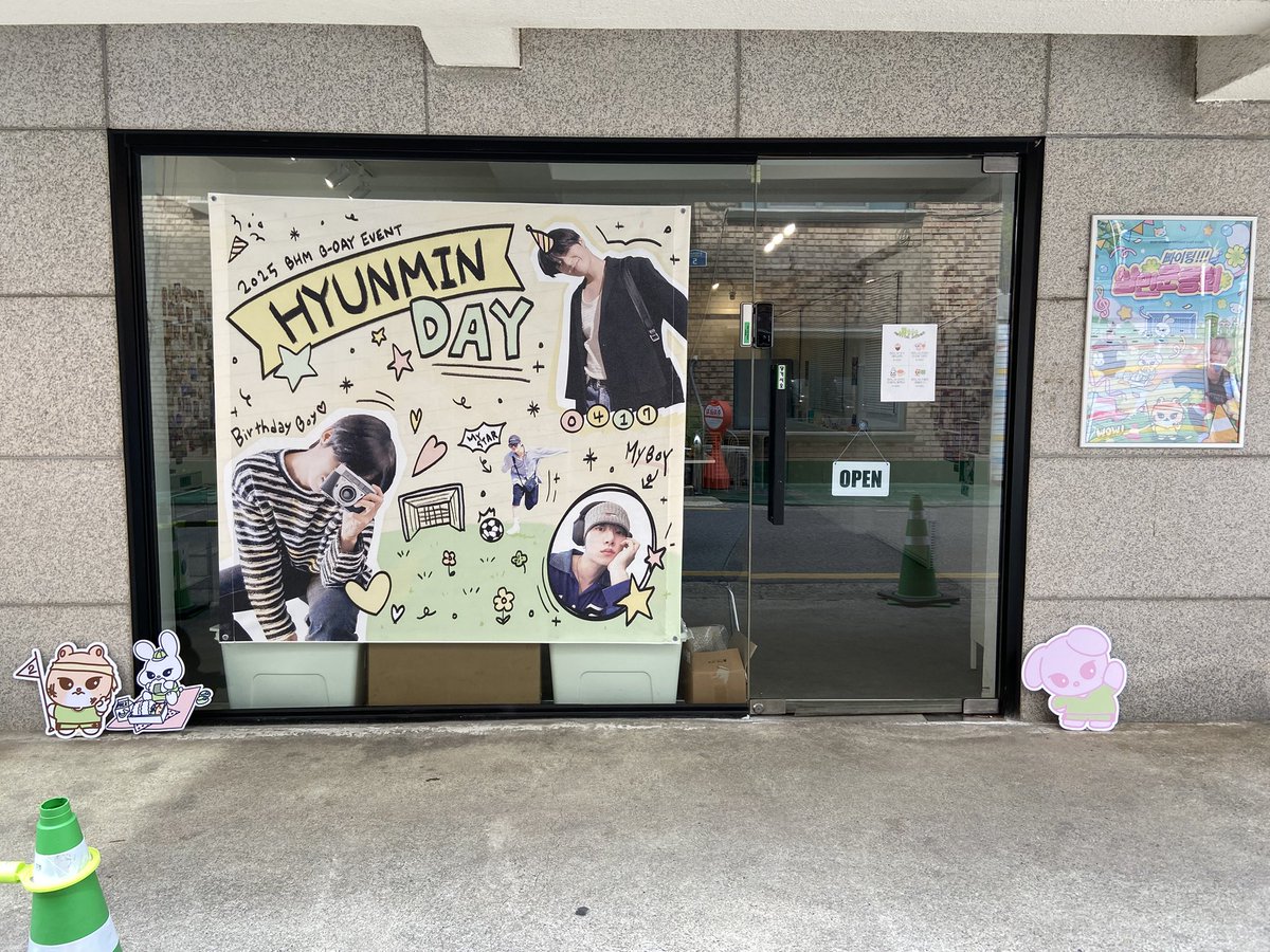 miniminimin417's tweet photo. 이틀 동안 방문해 주셔서 감사합니다🤍
예상보다 많은 분들이 함께 해주셔서 뜻깊은 시간이었습니다. 현민이와 함께한 8년간의 추억을 눌러 담았는데, 이 마음이 잘 전달됐으면 좋겠습니다.
앞으로도 현민이 많이 사랑해주시고 오래오래 함께해요!

해시태그 후기도 많이 올려주세요! 🐰🐶🐹 https://t.co/1skZmCT0xt