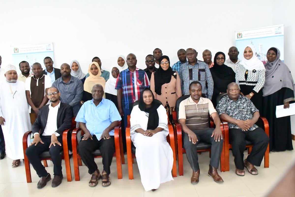 DsfaFishing's tweet photo. Mkutano wa wadau wa sekta ya uvuvi uliofanyika tarehe 16 April 2025 katika ukumbumbi wa mikutano wa Wizara ya Uchumi wa Buluu na Uvuvi Zanzibar jengo la ZURA kuhusu kutoa maoni juu ya andiko la kuiomba Serikali ya Tanzania kuridhia mkataba wa UNFSA wa mwaka 1995. https://t.co/bsANgf9Guf
