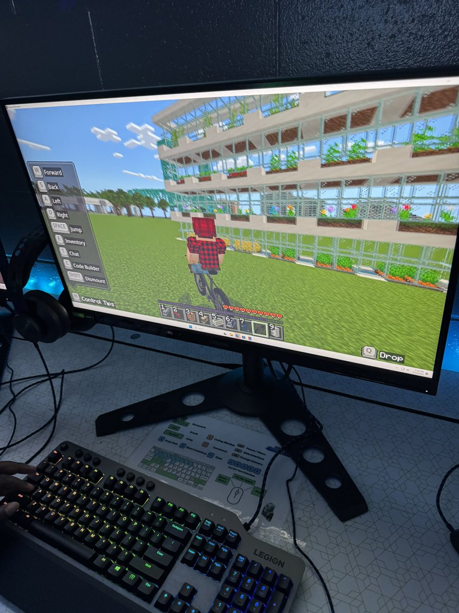 DCPSMinecraft's tweet image. Can’t wait to see what @DuvalSchools students design in the New @PlayCraftLearn Jax City Build Challenge 🏗️⛲️