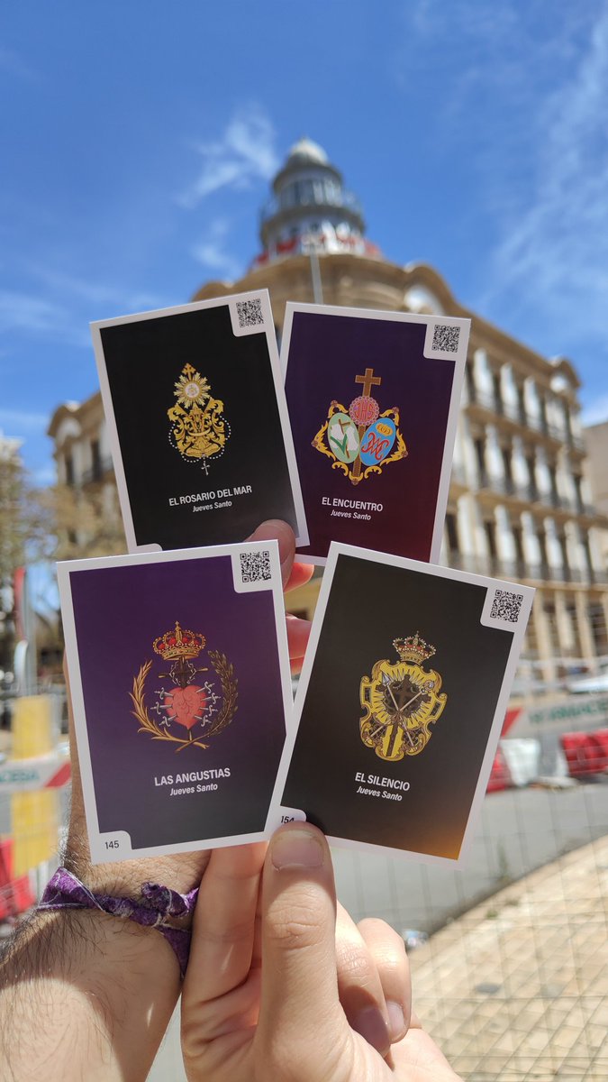 En este Jueves Santo, queremos desearles a nuestros hermanos de <a href="/rosarioypenas/">Hermandad Rosario del Mar</a>, <a href="/HdadEncuentro/">Hermandad Encuentro</a> , <a href="/Angustias1911/">Hermandad de las Angustias (Almería)</a> y <a href="/SilencioAlmeria/">Hdad. del Silencio</a> una bonita estación de penitencia