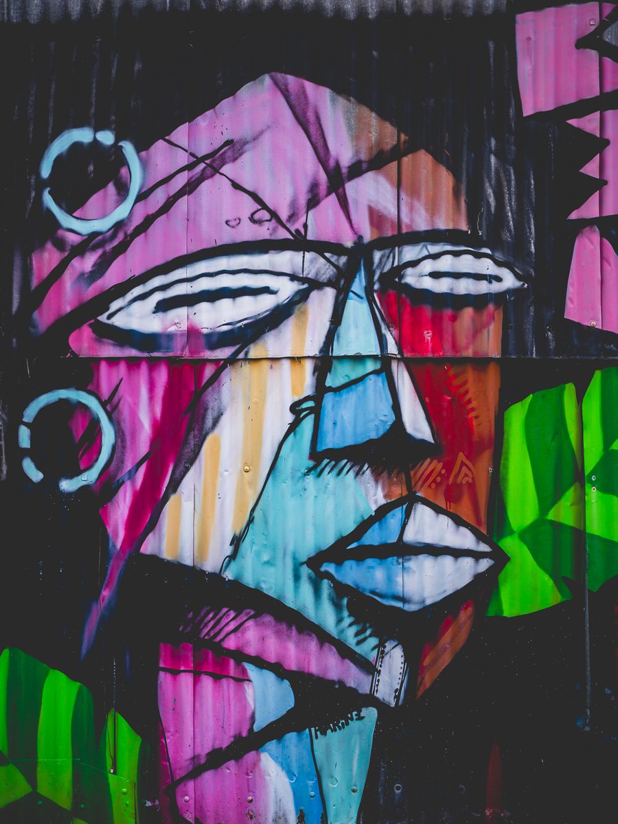 AN EINEM REGENTAG
 
An einem Regentag beginnen
die Farben zu leuchten.
Deshalb ist ein trüber Tag,
ein Regentag,
für mich der schönste Tag.
 
- Hundertwasser -

FOTO: Alexander Kästel
BILDNUMMER: FUJI5325
ORT: Pointe-à-Pitre #Guadeloupe
WEBSEITE: rentadesigner.de/post/an-einem-…